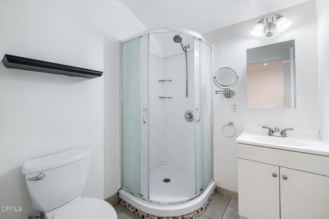 11215 Lull Street, Sun Valley CA: https://media.crmls.org/mediaz/63fdb849-7236-4aef-853b-e5504cbb8502.jpg