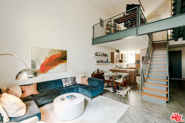 1220 N Orange Grove Avenue, West Hollywood CA: https://media.crmls.org/mediaz/63fe48fc-7b08-4c86-a95f-600e39bc1972.jpg