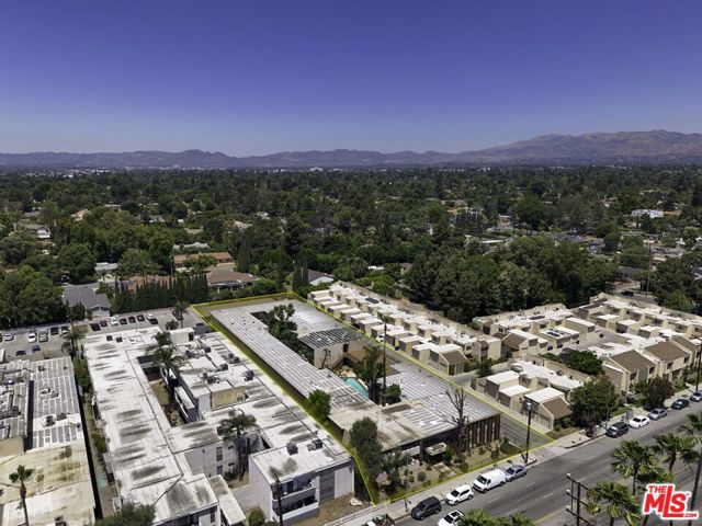 8615 Balboa Boulevard, Northridge CA: https://media.crmls.org/mediaz/63fe5352-cf60-4863-8439-174e3a397cab.jpg