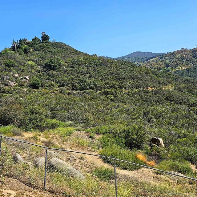11945 Betsworth Road, Valley Center CA: https://media.crmls.org/mediaz/63fe9276-2425-4eec-bf10-de696a64347e.jpg