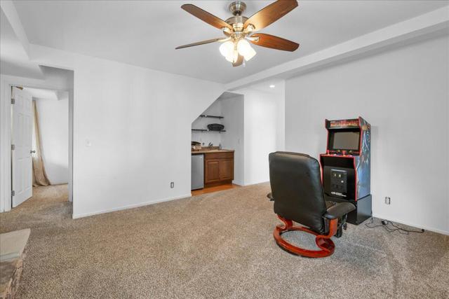 38634 N Shore Drive, Fawnskin CA: https://media.crmls.org/mediaz/63fed063-e4a9-4a4a-a980-baf78385455e.jpg