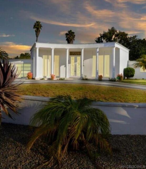 7026 Estrella De Mar Rd, Carlsbad CA: https://media.crmls.org/mediaz/64000eb3-e491-4c30-99f6-222345d2955e.jpg