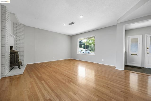 1510 Encanto, Walnut Creek CA: https://media.crmls.org/mediaz/6400378e-da40-4265-9482-807d80bf6428.jpg