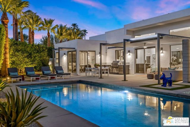 1449 N Via Miraleste, Palm Springs CA: https://media.crmls.org/mediaz/640041df-b622-4f4a-aa04-0c116a8f8df0.jpg