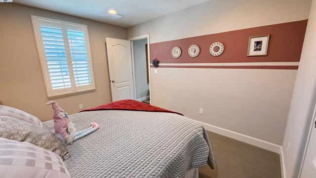 131 Lusitano Way, Gilroy CA: https://media.crmls.org/mediaz/640096c3-addb-4217-a32d-519f0a9c23e4.jpg