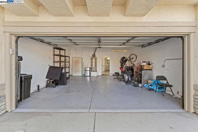 907 MAGGIORE LANE, Manteca CA: https://media.crmls.org/mediaz/6401bb4f-98f0-44a2-b9d6-75555fa6ac58.jpg