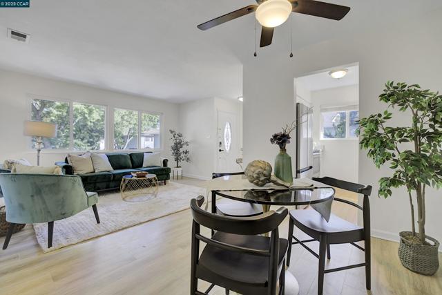 1356 Del Rio Cir, Concord CA: https://media.crmls.org/mediaz/64024247-df0d-46cb-af6f-3378c94e508e.jpg