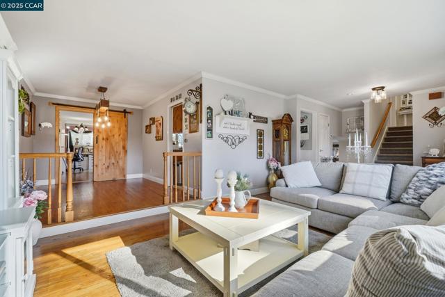 7519 Driftwood Way, Pleasanton CA: https://media.crmls.org/mediaz/640243d6-3a41-48ec-a9f7-b7dc8c951ae8.jpg