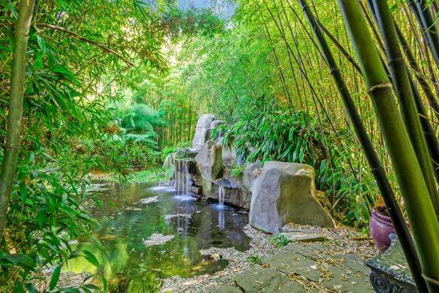 5601 Freedom Boulevard, Aptos CA: https://media.crmls.org/mediaz/64028324-b19a-4315-8582-6eacbf63134e.jpg