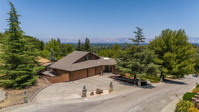 12391 Farr Ranch Court, Saratoga CA: https://media.crmls.org/mediaz/6402bf9c-c599-4178-8754-858b5d51da76.jpg