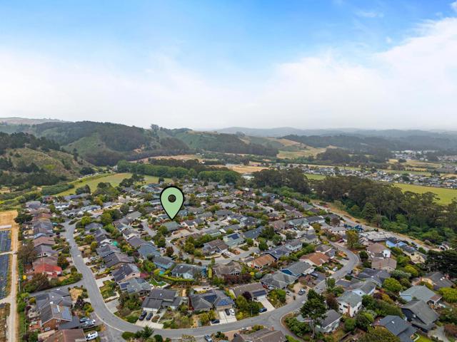 1 Le Havre Place, Half Moon Bay CA: https://media.crmls.org/mediaz/64030c8e-c25a-493a-a0b1-a05dff345a2d.jpg