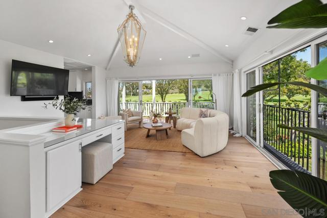 7505 Pepita Way, La Jolla CA: https://media.crmls.org/mediaz/6403dadb-b322-44f7-a831-f9bea6b3faaa.jpg