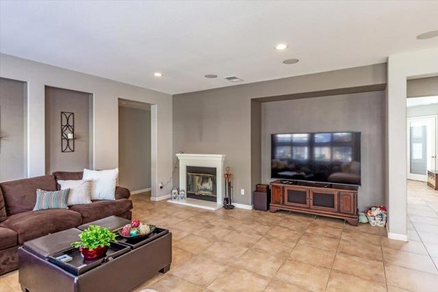 Image 11 of 31 For 1251 Rio Grande Way