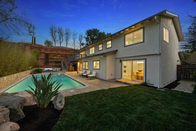 900 Highlands Circle, Los Altos CA: https://media.crmls.org/mediaz/64057365-b97a-4321-bb98-1da5a69987ef.jpg