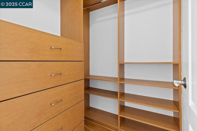 1582 Chandler St, Oakland CA: https://media.crmls.org/mediaz/64057797-035c-400e-9285-36bc8b93ccd2.jpg