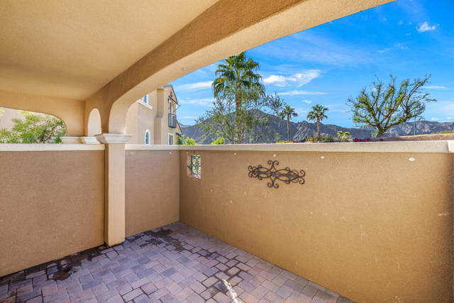 80025 Silver Sage Lane, La Quinta CA: https://media.crmls.org/mediaz/6405f6c6-1bca-491b-bda5-4f235a5fdcce.jpg