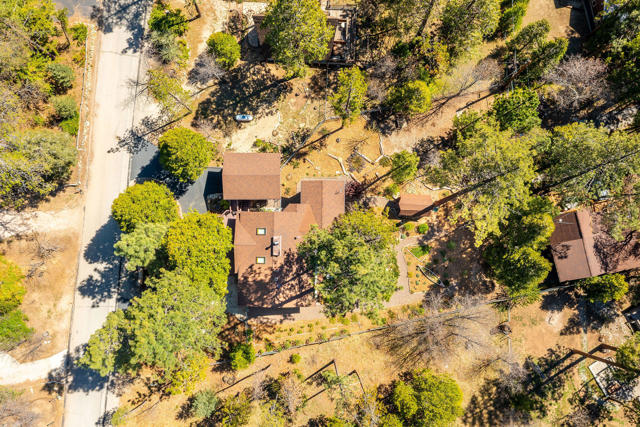 25445 Palomar Road, Idyllwild CA: https://media.crmls.org/mediaz/64063910-adcb-49ac-bc91-049fafc54cd1.jpg