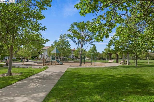 3043 Picholine Dr, Livermore CA: https://media.crmls.org/mediaz/6406400e-8d09-4e89-8ae0-e244f971ae6c.jpg