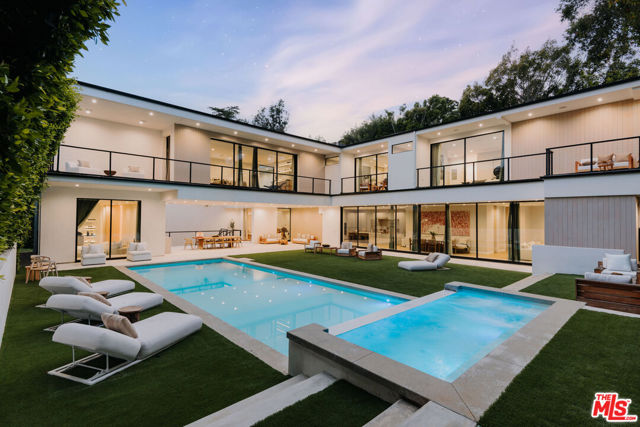 260 S Canyon View Drive, Los Angeles CA: https://media.crmls.org/mediaz/64064c2c-b9b8-404e-b8b3-91857992b869.jpg