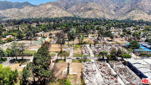 691 E Pine Street, Altadena CA: https://media.crmls.org/mediaz/64068238-b4d7-43cd-92ab-14c043902898.jpg