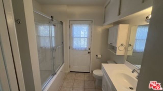 1903 S Westgate Avenue, Los Angeles CA: https://media.crmls.org/mediaz/64075633-934b-499f-b8aa-0cd1a080ea08.jpg