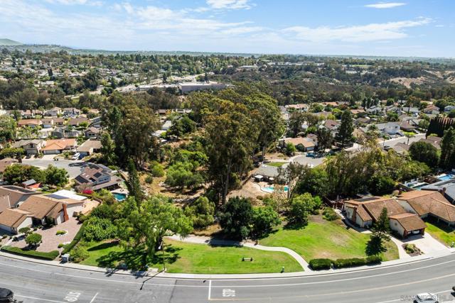 10437 Hermanos Rd, San Diego CA: https://media.crmls.org/mediaz/6407cfc8-d315-410e-bb19-dd326408ae6e.jpg