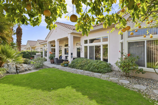 78108 Foxbrook Lane, Palm Desert CA: https://media.crmls.org/mediaz/6408262a-a2ec-4efc-8905-91d9a5996185.jpg