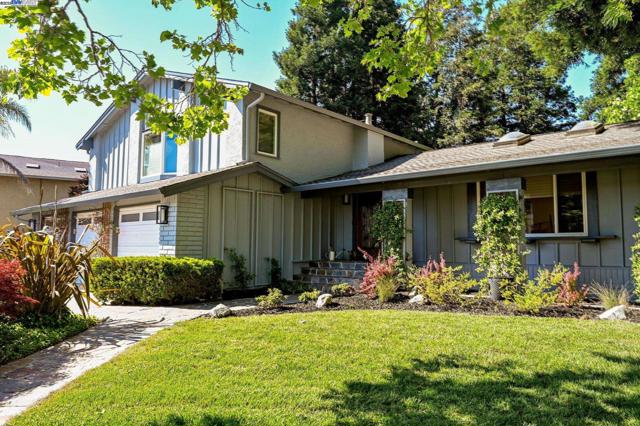 561 Santander Dr, San Ramon CA: https://media.crmls.org/mediaz/64086143-d857-4560-86fe-e4324ab026f9.jpg