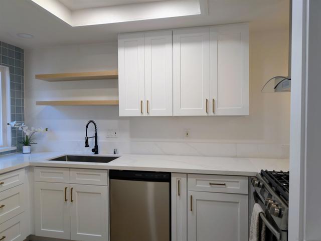 4950 Lantana Dr, San Diego CA: https://media.crmls.org/mediaz/640923be-c130-49dc-93eb-90e449ea6542.jpg
