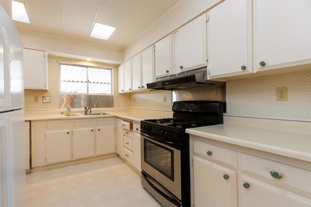 2395 Delaware Avenue, Santa Cruz CA: https://media.crmls.org/mediaz/64096b39-7785-4d27-a5d8-6de2be48569a.jpg