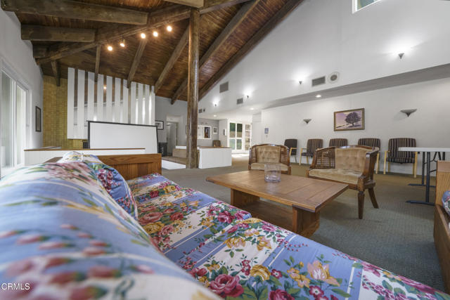 4925 Indian Wood Road, Culver City CA: https://media.crmls.org/mediaz/6409d398-99df-47e4-88dc-fbedb29fab03.jpg