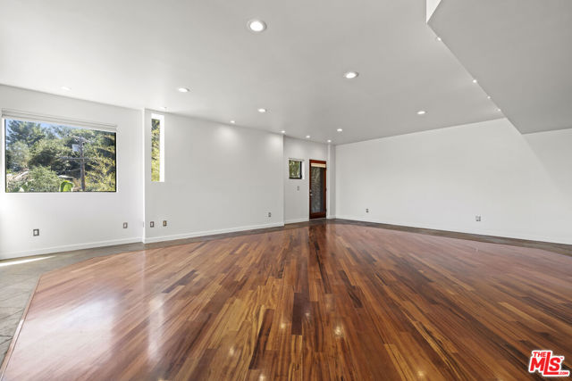 2222 Bancroft Avenue, Los Angeles CA: https://media.crmls.org/mediaz/640a47eb-a4c1-4755-8dce-429c12bce505.jpg