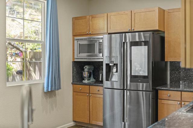 978 Martin Trail, Daly City CA: https://media.crmls.org/mediaz/640a9785-e945-47af-bd09-5e4acba9a92b.jpg