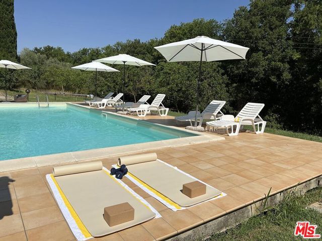 10 Via San Lorenzo, Umbria, ITALY,  CA: https://media.crmls.org/mediaz/640b8e2a-38e6-4709-a059-900cf3d74e97.jpg