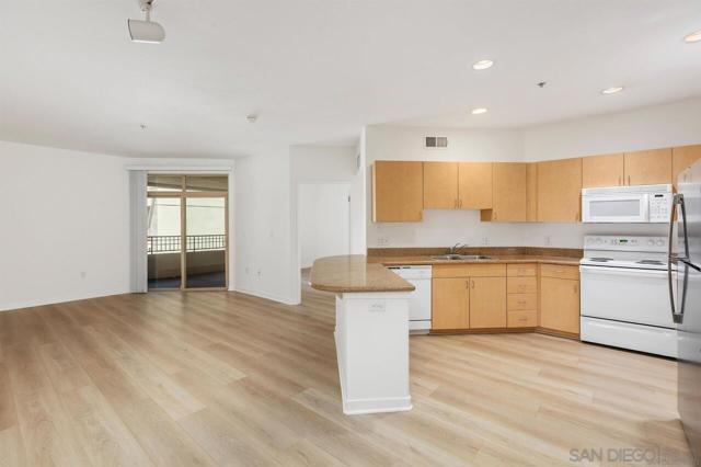 Image 3 of 33 For 1501 Front St  429