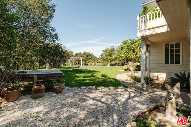 4244 Balcony Drive, Calabasas CA: https://media.crmls.org/mediaz/640c030f-67c0-43eb-9e67-fd1fc9589f32.jpg