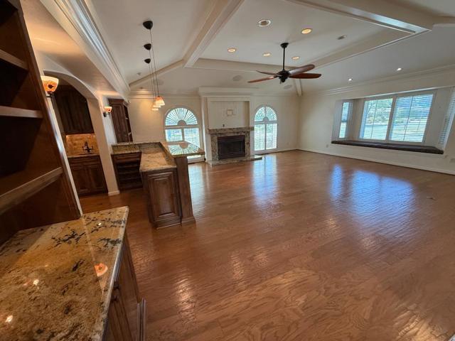 695 San Bruno Way, Salinas CA: https://media.crmls.org/mediaz/640c05ac-baf9-44cf-92fb-b0ac041e1c86.jpg