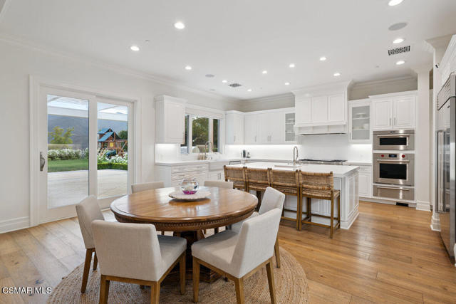 112 Hampstead Court, Westlake Village CA: https://media.crmls.org/mediaz/640ce009-5c8d-4e93-9eac-0b17f357acba.jpg