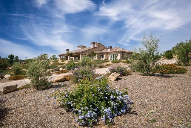 3066 Via Montevina, Fallbrook CA: https://media.crmls.org/mediaz/640d2adb-0a0e-47d7-b5c6-41804986941d.jpg