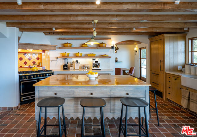 791 Nyes Place, Laguna Beach CA: https://media.crmls.org/mediaz/640d8532-7e57-45c7-b8ab-1fbcffe194b2.jpg