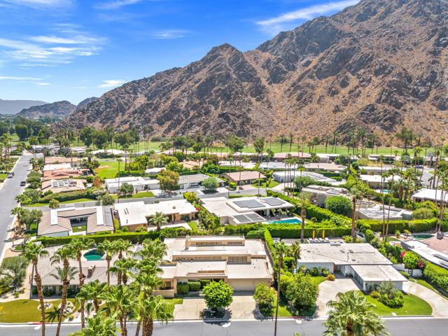 46220 Manitou Drive, Indian Wells CA: https://media.crmls.org/mediaz/640d8be2-ee6a-47c0-9b8a-a0db01f951de.jpg