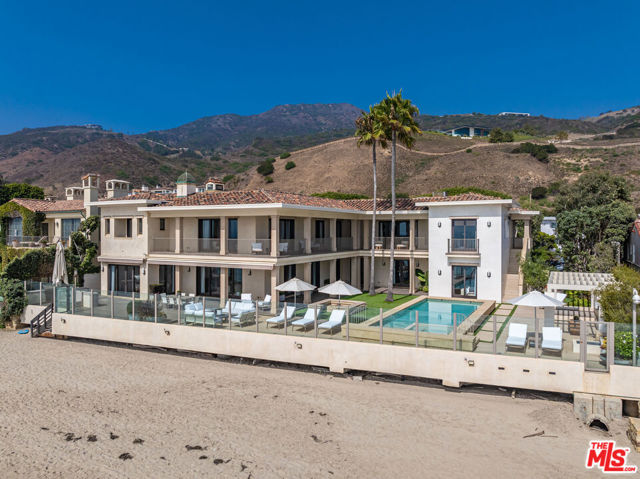 22368 Pacific Coast Highway, Malibu CA: https://media.crmls.org/mediaz/640d9565-9269-4670-b7ba-71b45d668208.jpg