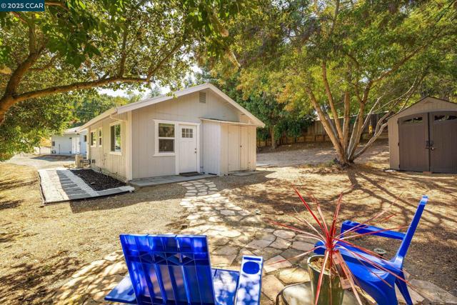 40 Loma Vista, Walnut Creek CA: https://media.crmls.org/mediaz/640e394f-b546-4bab-9428-539d0692fbc1.jpg