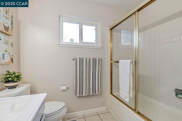 3812 Fernwood Ct, Concord CA: https://media.crmls.org/mediaz/640ee80c-68f7-4477-bf8d-53984459ff8b.jpg