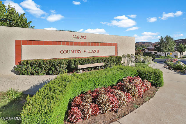 388 Country Club Drive, Simi Valley CA: https://media.crmls.org/mediaz/640efbcd-df25-483d-ba75-1116f88ea9d8.jpg