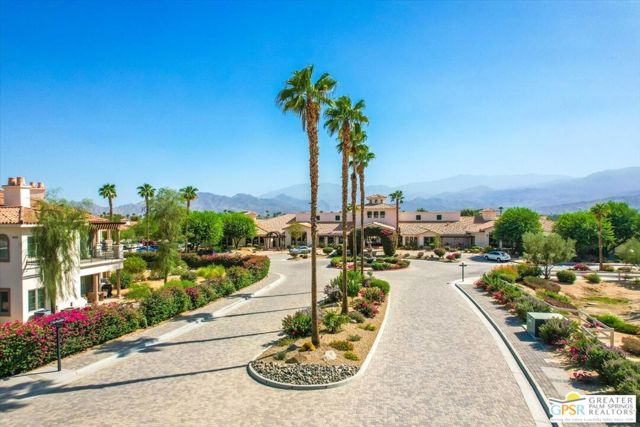 2010 Via San Martino, Palm Desert CA: https://media.crmls.org/mediaz/640f23c1-e3d9-4673-811b-c3bb128e5136.jpg