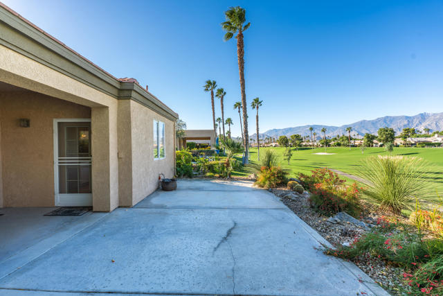 29555 Sandy Court, Cathedral City CA: https://media.crmls.org/mediaz/64104935-951e-4357-a2af-788ac4bf9661.jpg