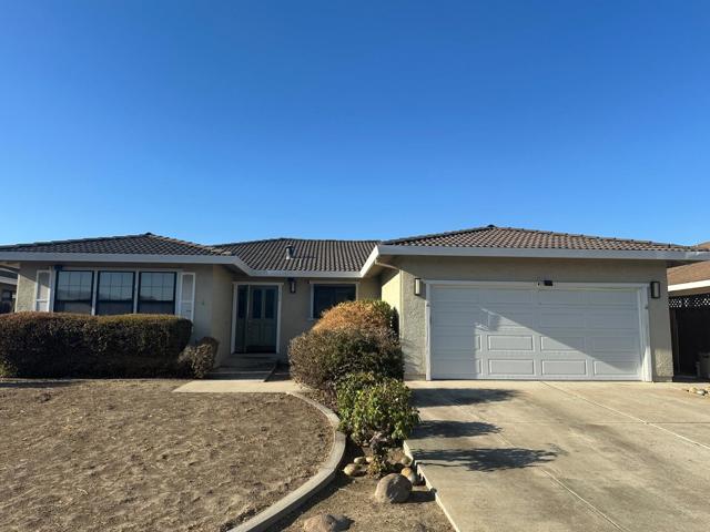 1670 Sausalito Drive, Hollister CA: https://media.crmls.org/mediaz/6410dda7-d11b-479e-a4ec-fa322123edaf.jpg