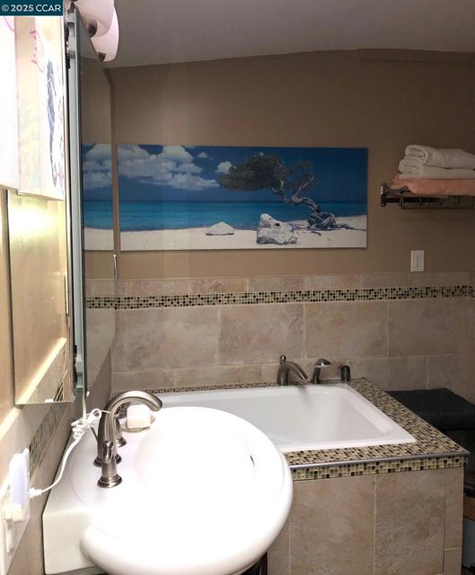 1502 Hillcrest Road, San Pablo CA: https://media.crmls.org/mediaz/6410ec72-6858-4620-9258-36d19246aaea.jpg
