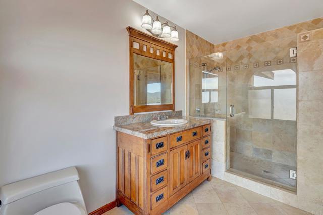 Detail Gallery Image 11 of 35 For 2702 Country Club Dr, Escondido,  CA 92029 - 4 Beds | 3 Baths